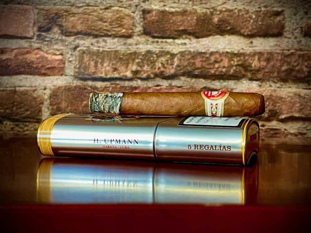 2 Top Zigarren Neuheiten H Upmann