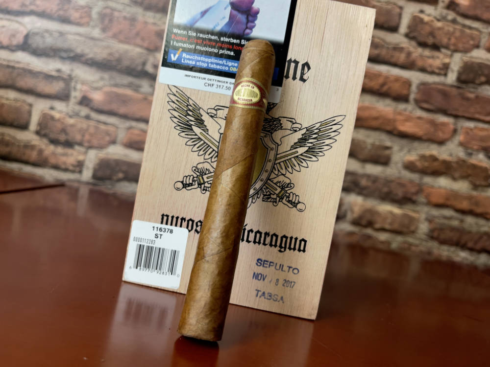 Sepulto? Ist das ein Boxingdate? Ungewöhnlich für Zigarren ausserhalb Cubas.