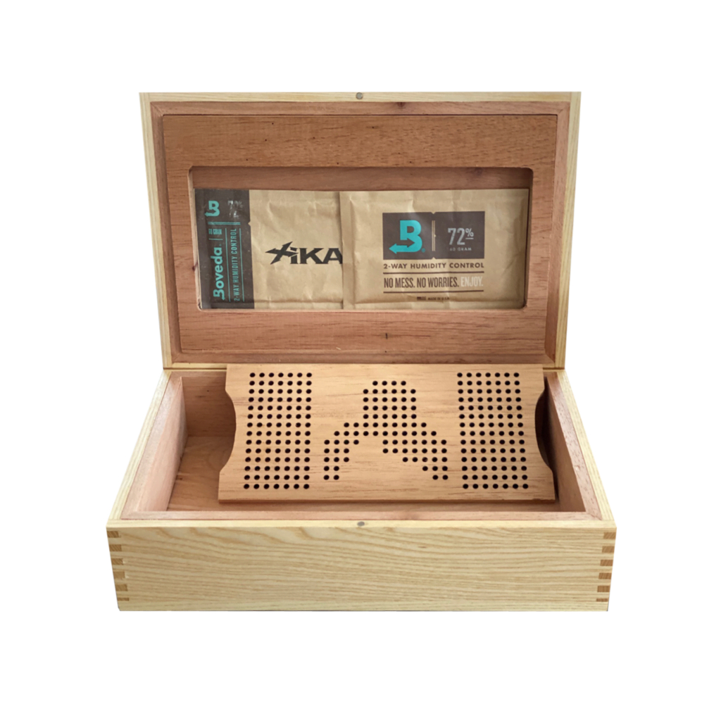 Win 4 x humidor with 25 cigars each