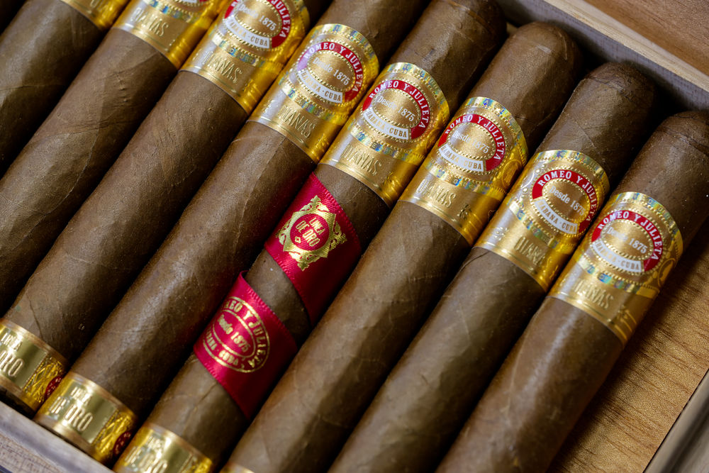 The wrapper leaves are of very high quality and the cigars are perfectly rolled. I have already tested four of them. Romeo Y Julieta Linea De Oro Dianas