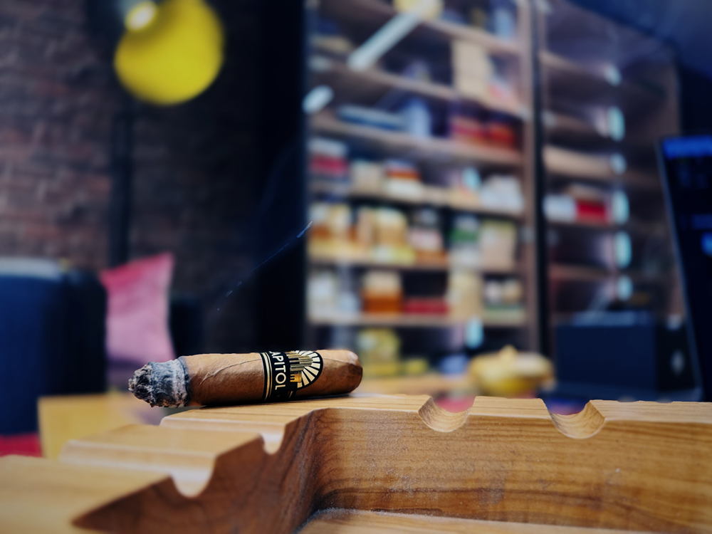 Review CAPITOL Robusto