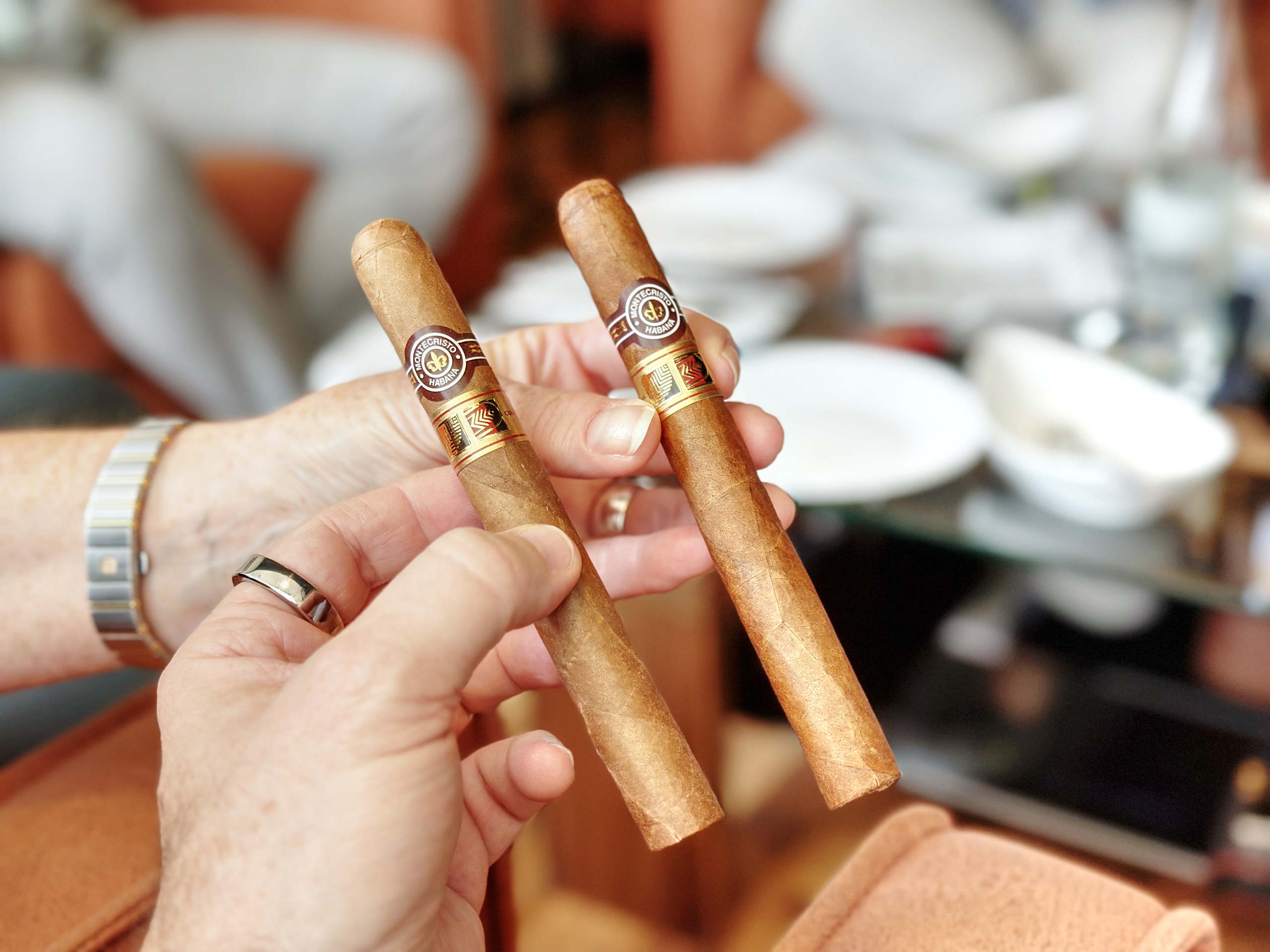 Two Montecristo Herederos, two cigars from the same box – and yet it’s still worth taking a closer look at each one.